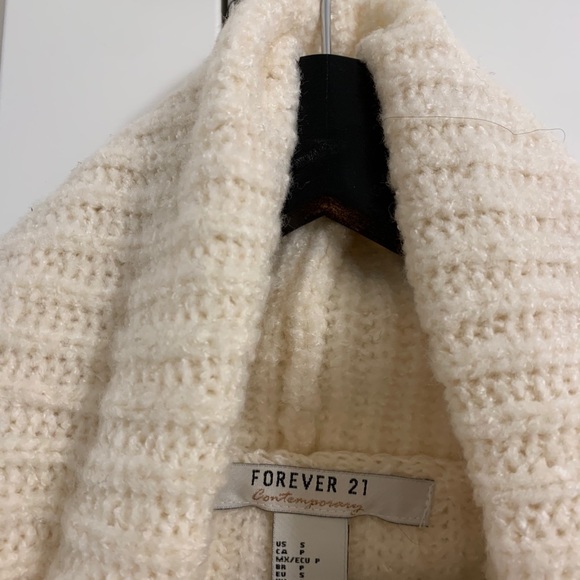 FOREVER 21 chunky knit turtleneck - Picture 2 of 2